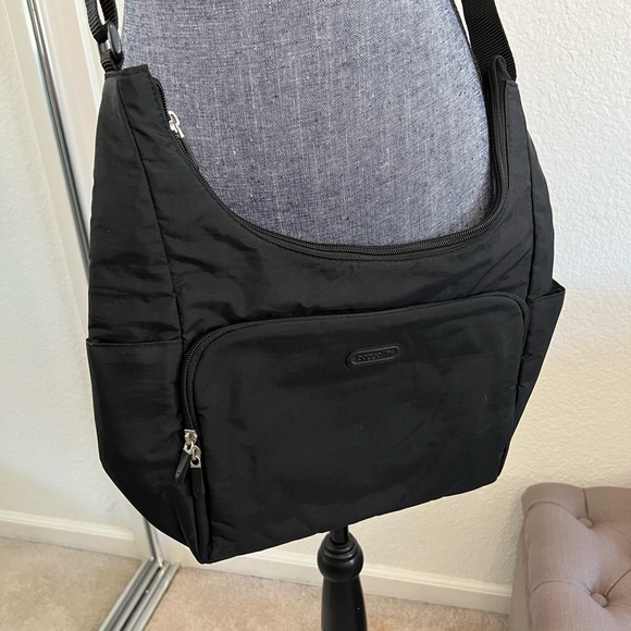 Baggallini Black Nylon Crossbody Bag - Picture 2 of 6